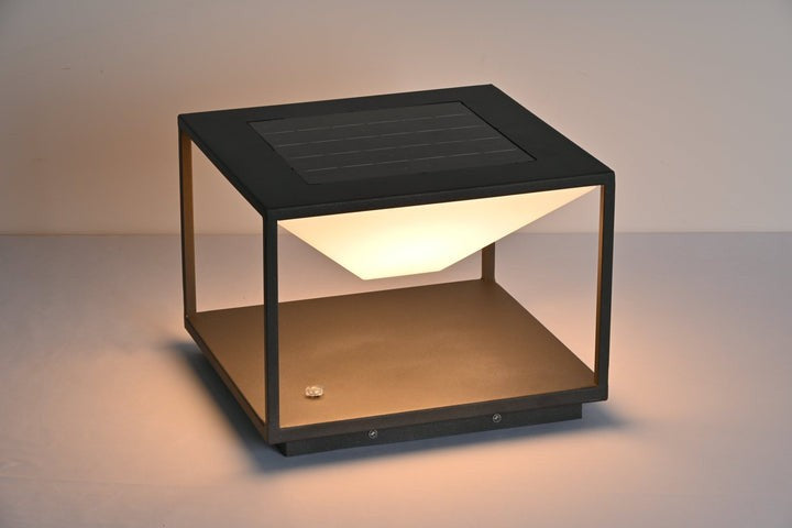 Geometric Solar LED Outdoor Lamp – Minimalist Garden Light