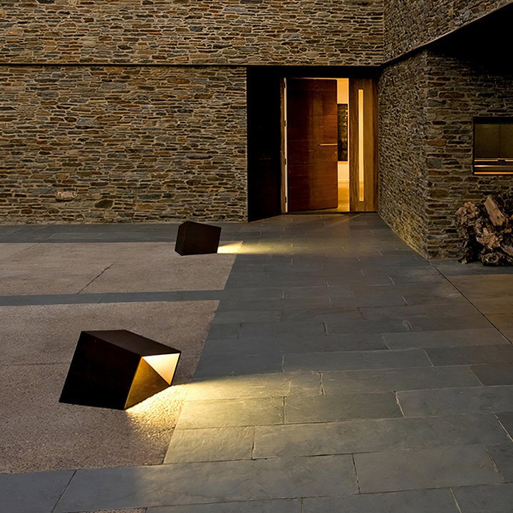 Solar Cube Garden LED Outdoor Lamp