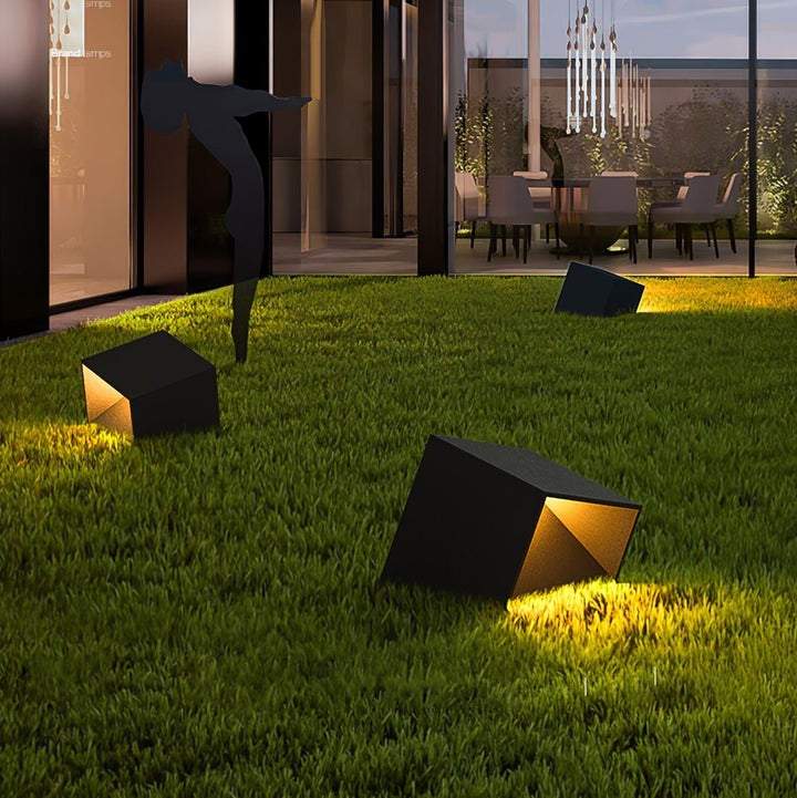 Solar Cube Garden LED Outdoor Lamp