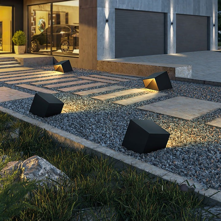 Solar Cube Garden LED Outdoor Lamp