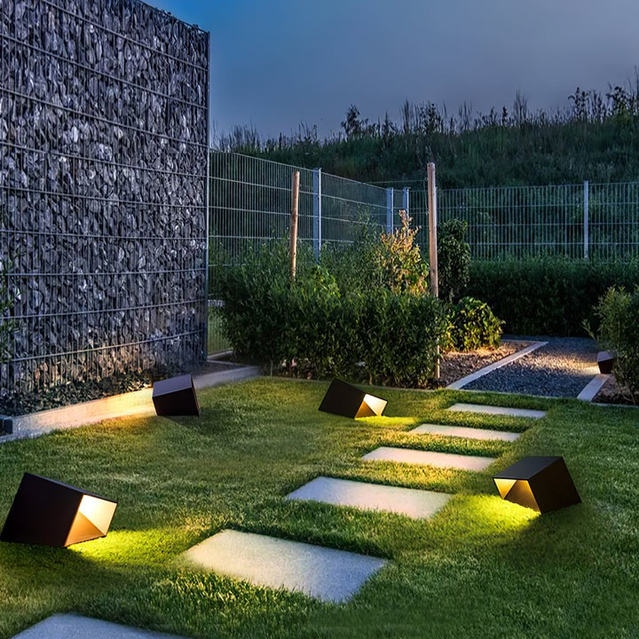 Solar Cube Garden LED Outdoor Lamp