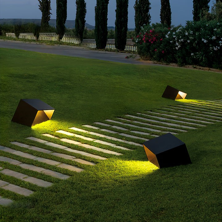 Solar Cube Garden LED Outdoor Lamp