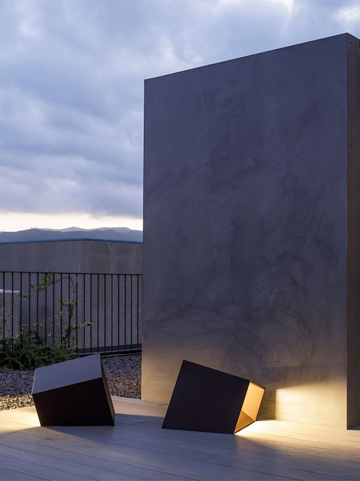 Solar Cube Garden LED Outdoor Lamp