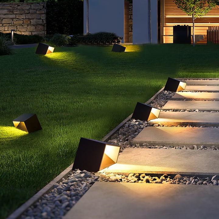 Solar Cube Garden LED Outdoor Lamp