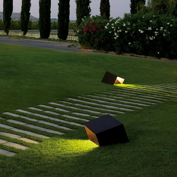 Solar Cube Garden LED Outdoor Lamp
